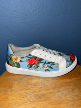 Multi blue flowers sneakers