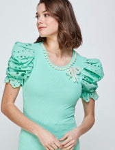 TX-5951-1 Puff eyelet sleeves and pearls collar