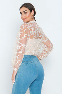 JY8941 Lace Top With details and puff sleeves