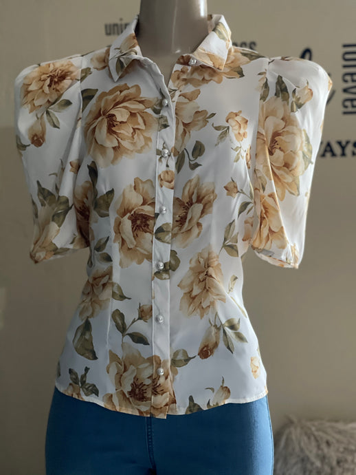 DT12686E Beige flowers top