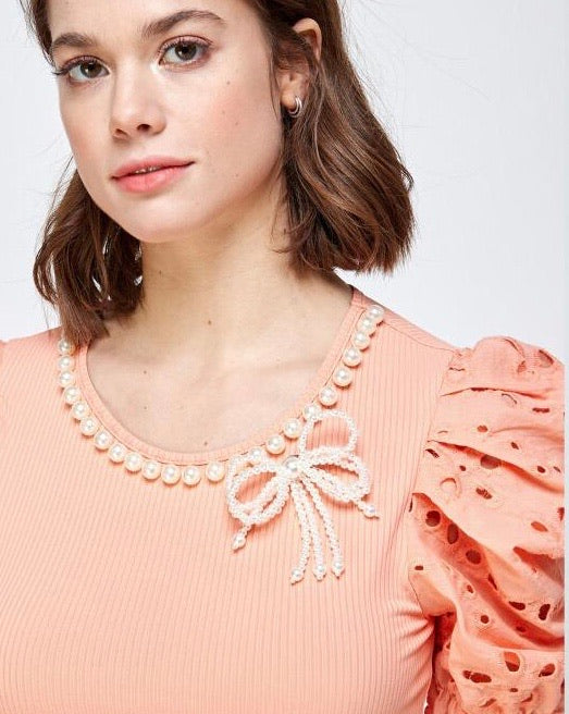 TX-5951-2 Puff eyelet sleeves and pearls collar