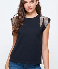 LP7925 sleeveless jewelry detail top